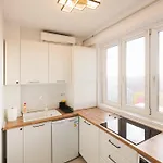 Skyline View Apartment *
