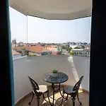 Apartment Skyline View *